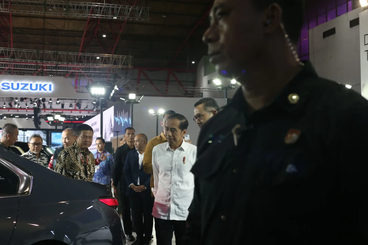 Jokowi Buka Pameran...