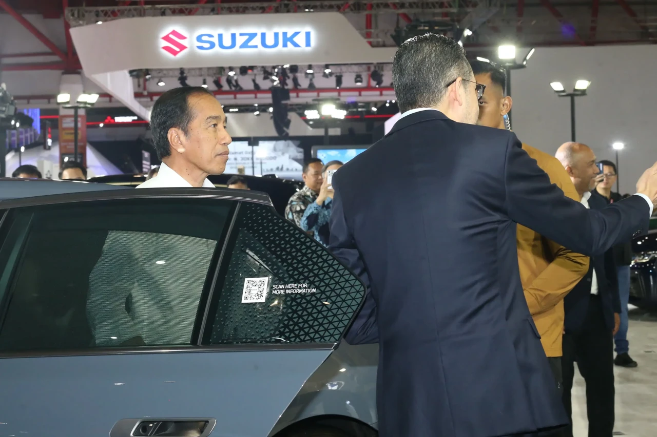 Jokowi Buka Pameran...