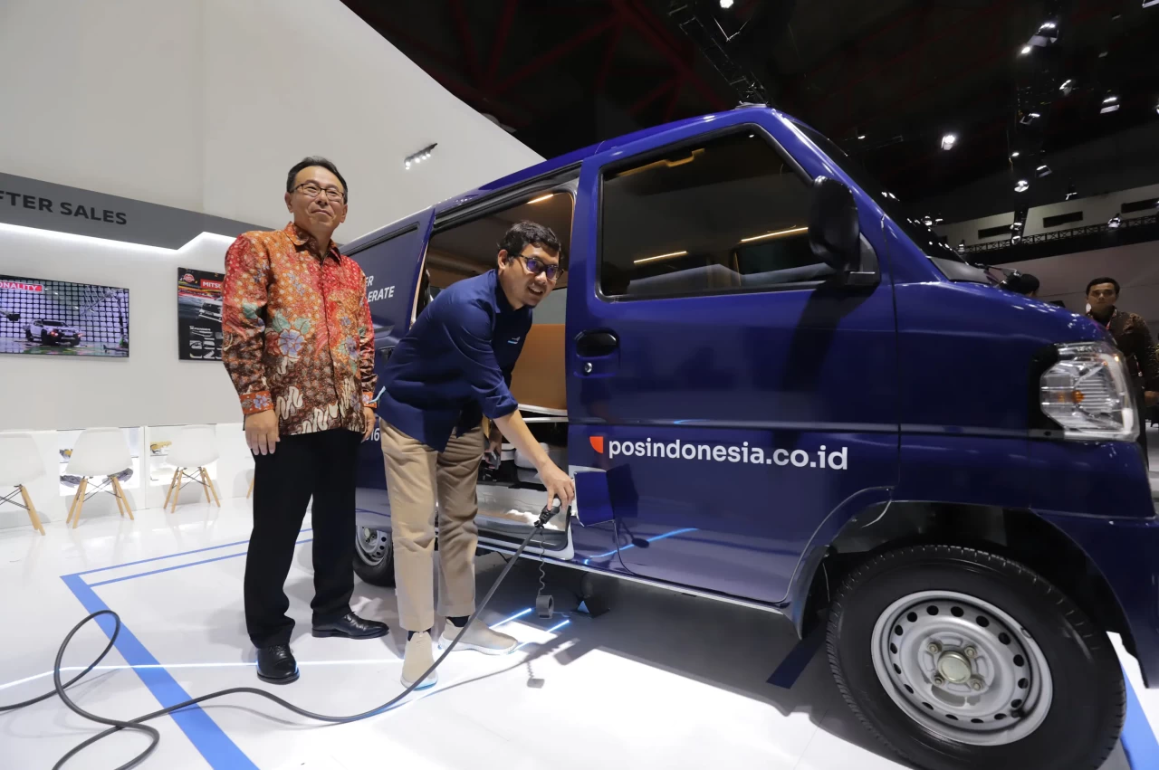 Mitsubishi L100 EV Resmi...