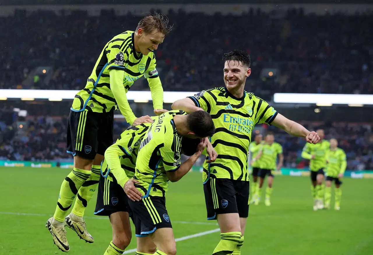 Arsenal Pesta Gol 5-0...