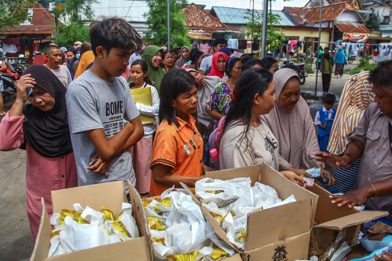 Potret Antrian Warga...
