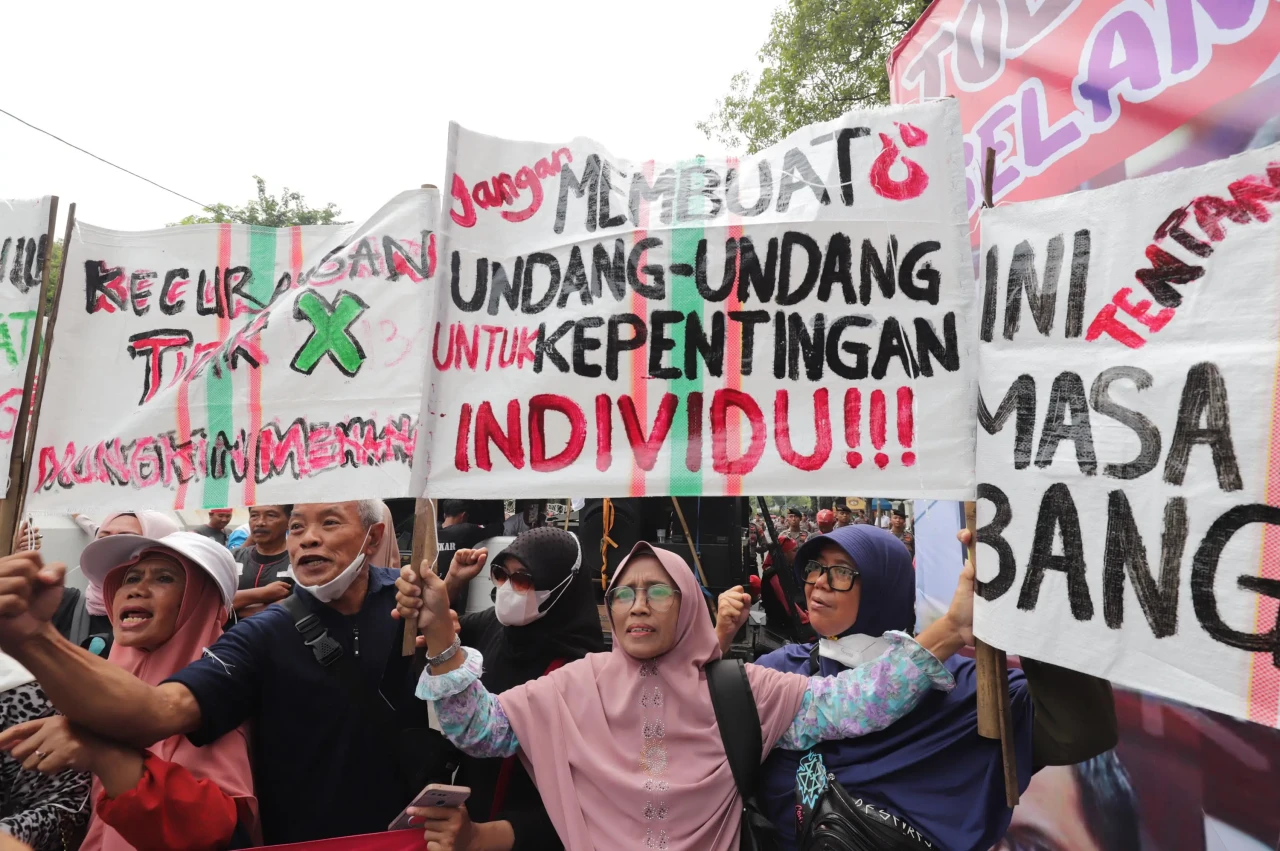 Tuntut Audit Forensik...