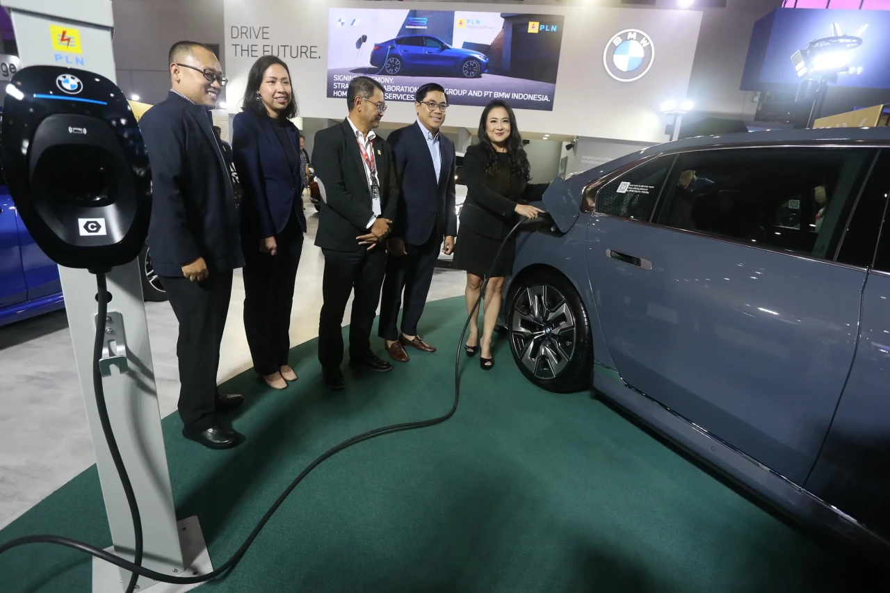 Kolaborasi BMW, PLN...