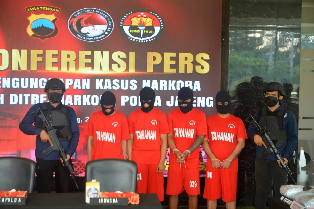 Polda Jateng Tangkap...