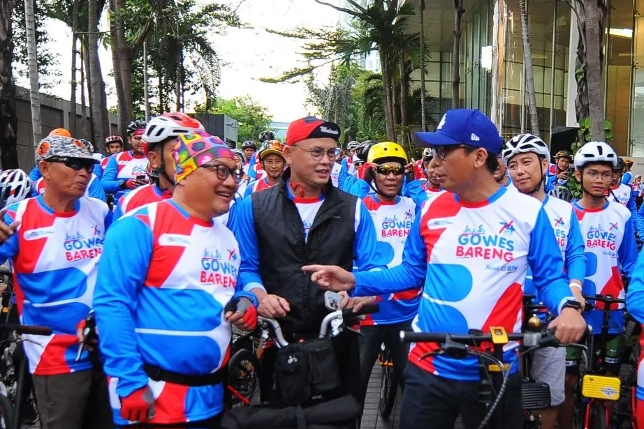 Ratusan Peserta Meriahkan...