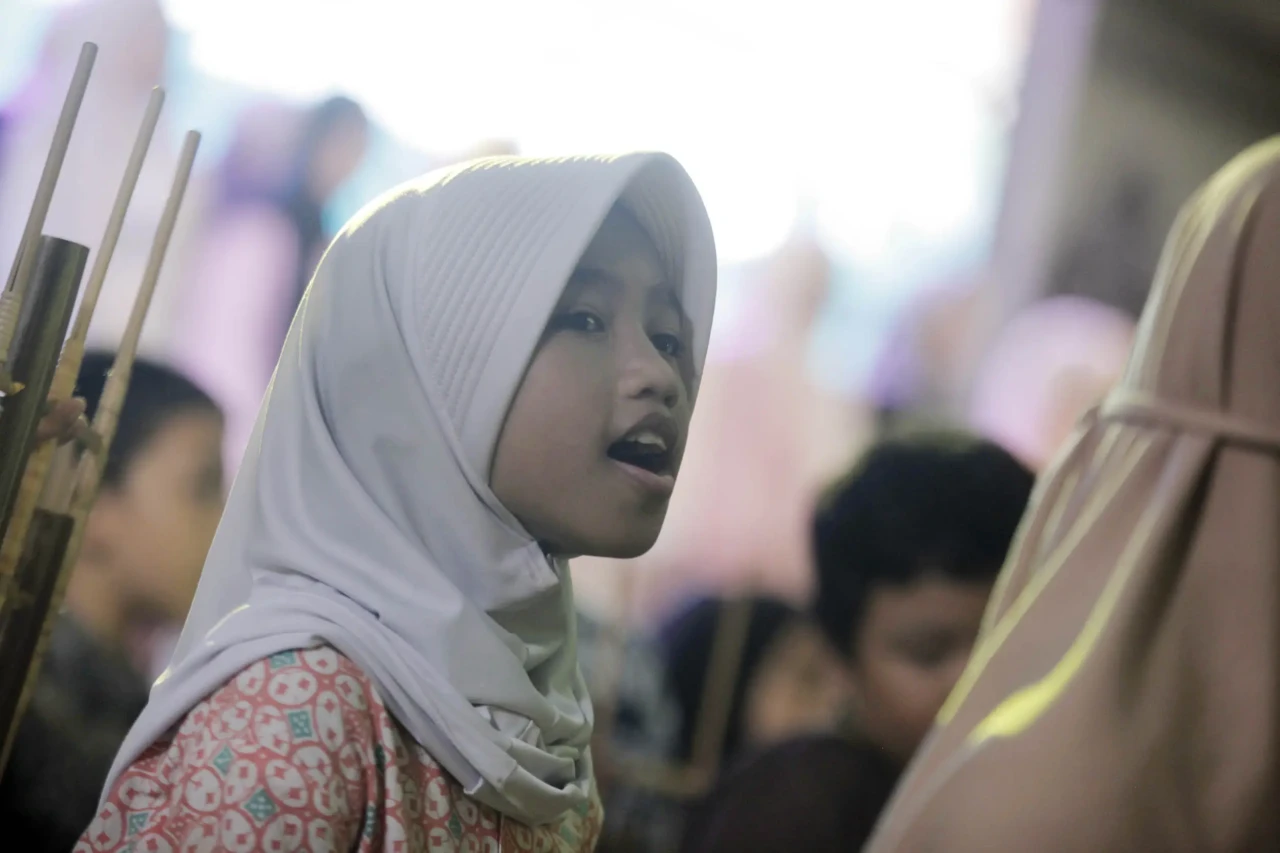 Potret Kemeriahan Puncak...
