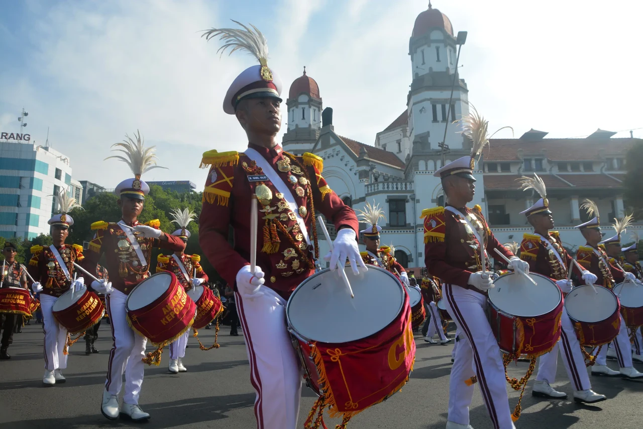 Kirab Drum Corps Pelopor...