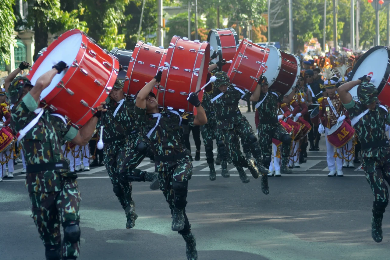 Kirab Drum Corps Pelopor...