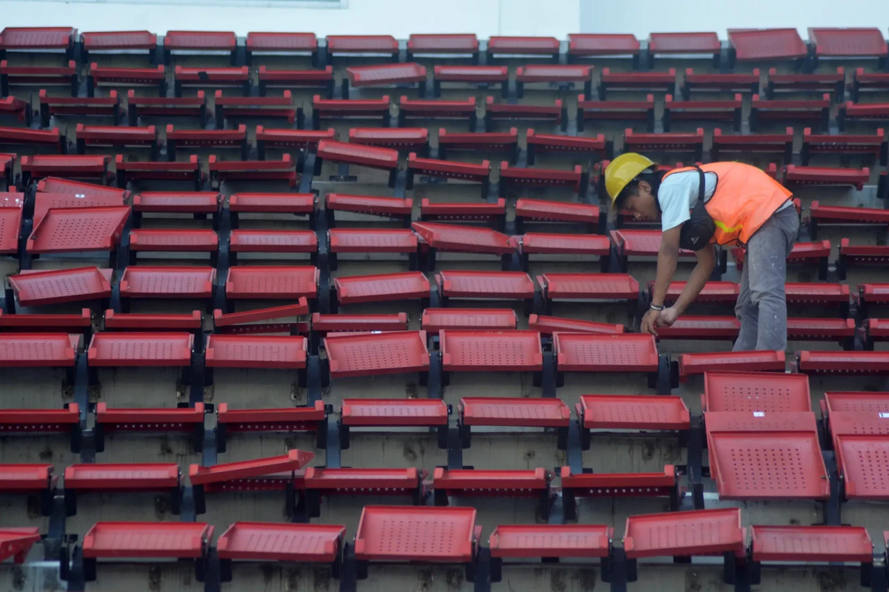 Potret Renovasi Stadion...