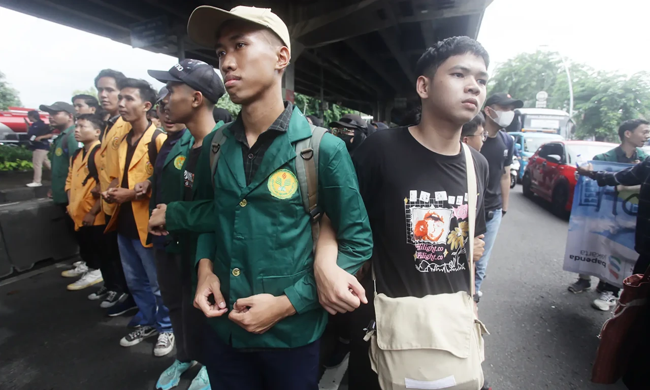 Harga Sembako Naik,...