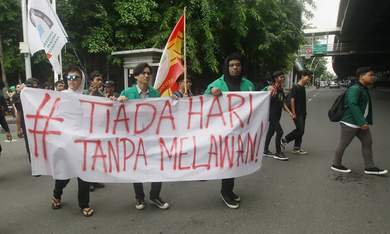 Harga Sembako Naik,...
