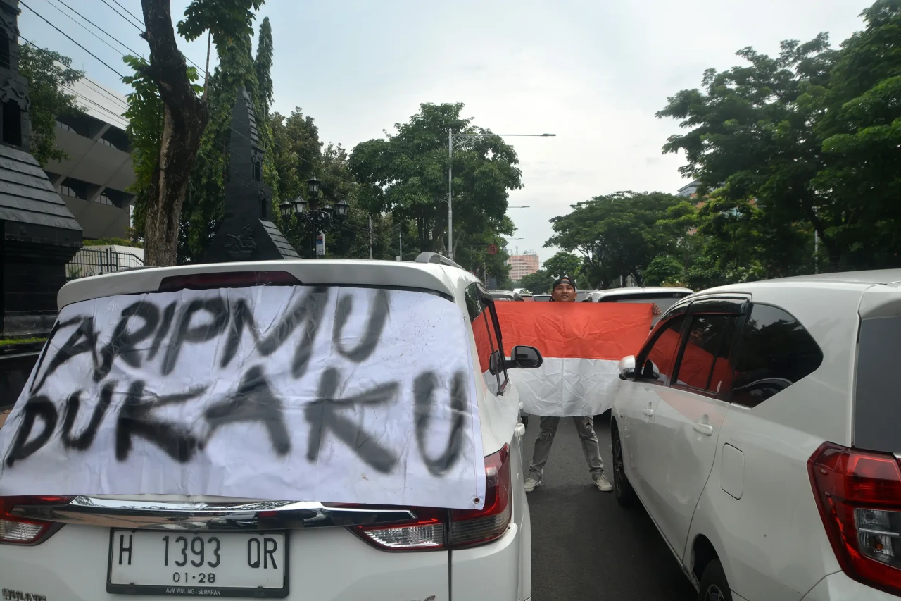 Ratusan Driver Online...