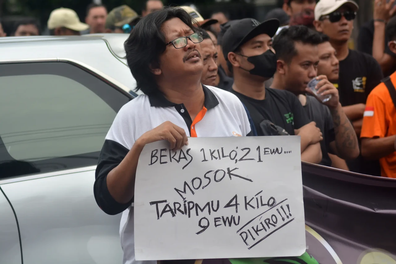 Ratusan Driver Online...