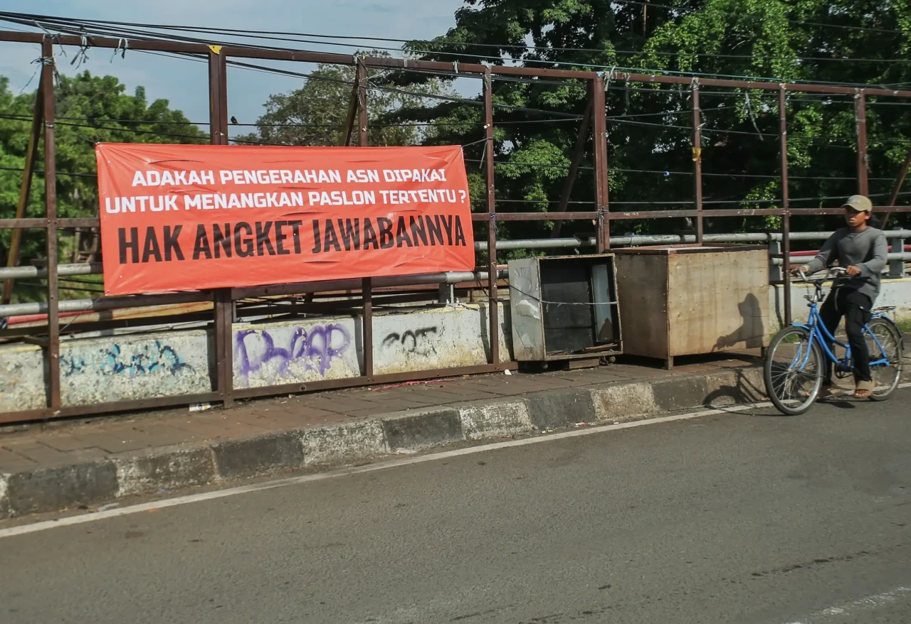 Spanduk Dukungan Penggunaan...