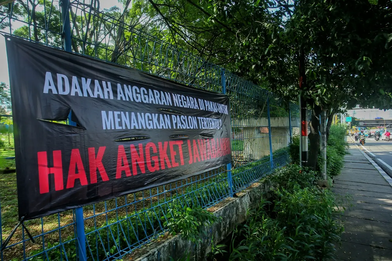 Spanduk Dukungan Penggunaan...