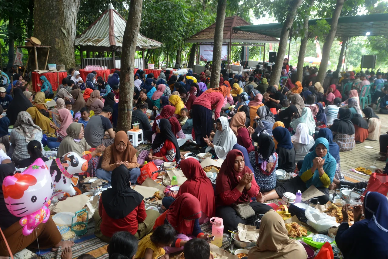 Sambut Ramadan, Ratusan...