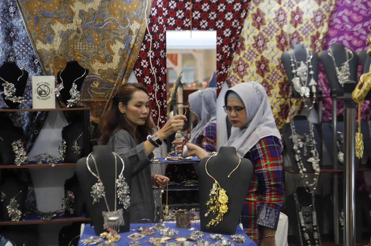 Pameran International...