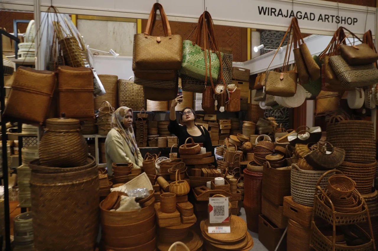 Pameran International...