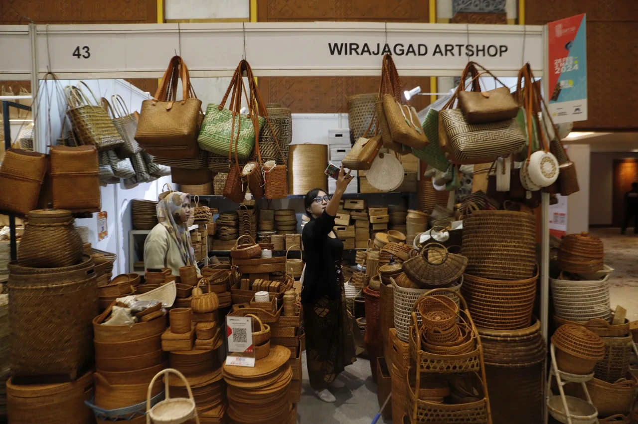 Pameran International...