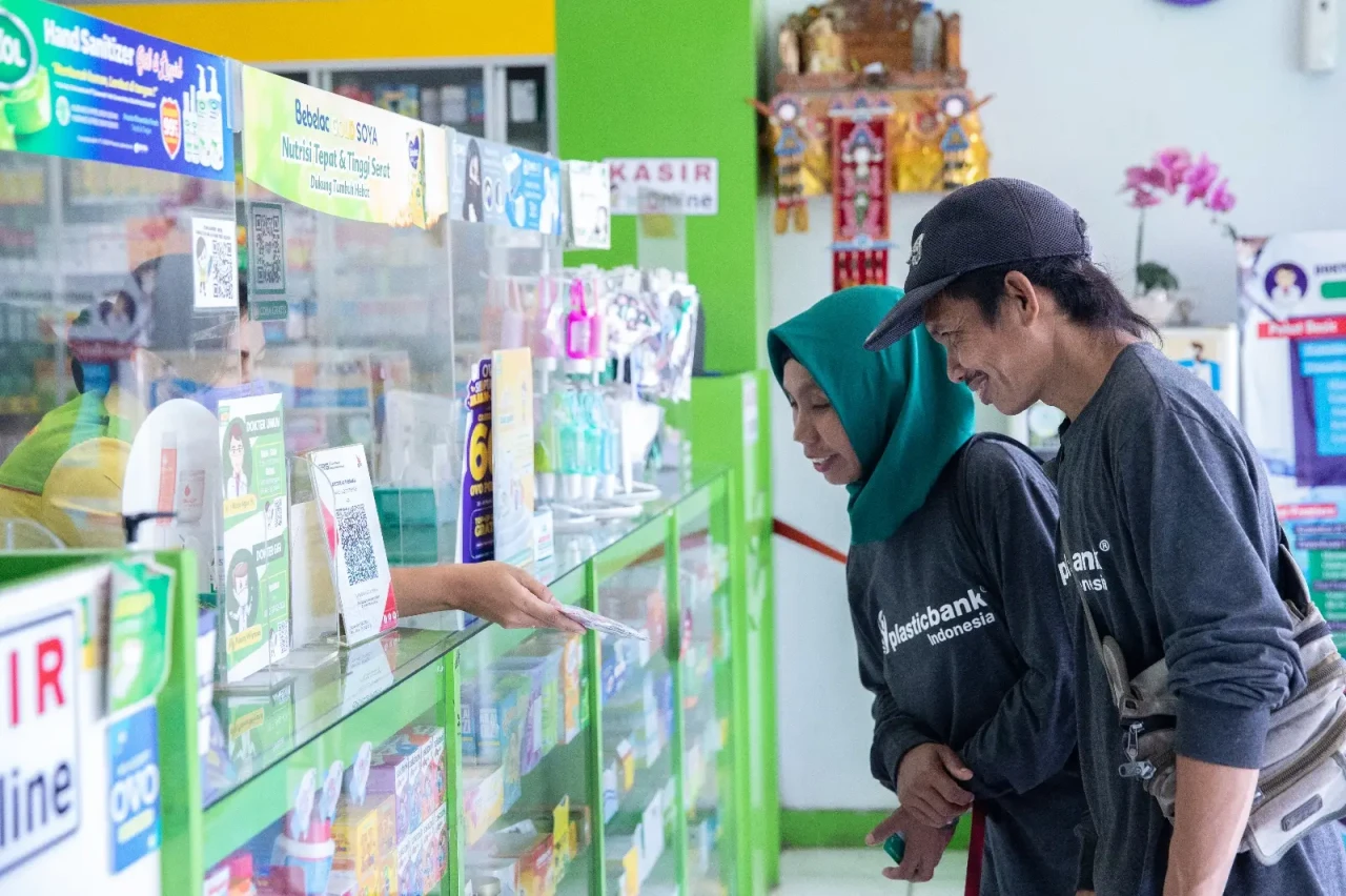 Plastic Bank Fasilitasi...