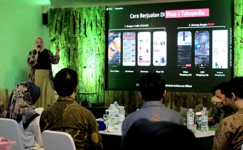 Tiktok, Tokopedia dan...