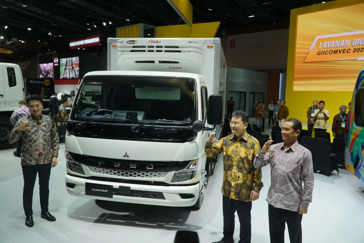 Mitsubishi Fuso Hadirkan...