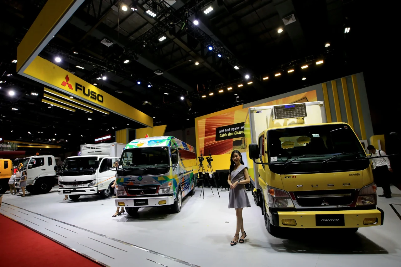 Mitsubishi Fuso Hadirkan...
