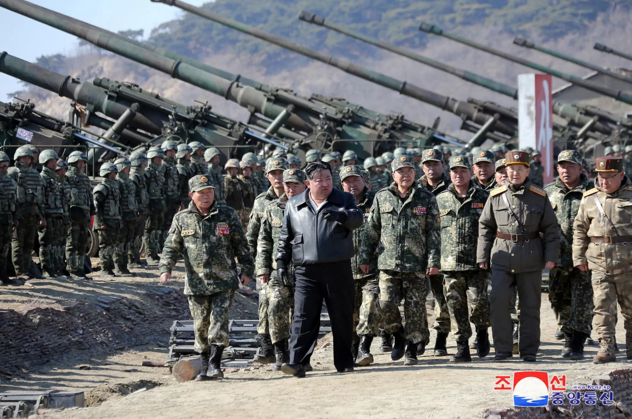 Disaksikan Kim Jong...