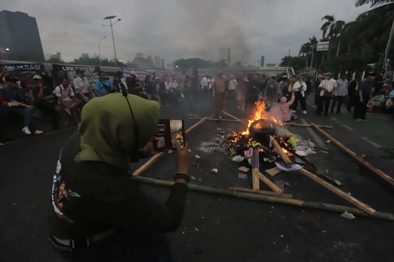 Aksi Menolak Pemilu...