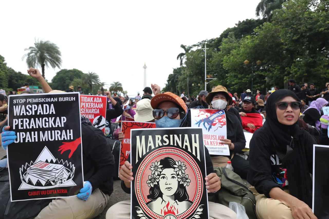 Aksi Unjuk Rasa Peringati...