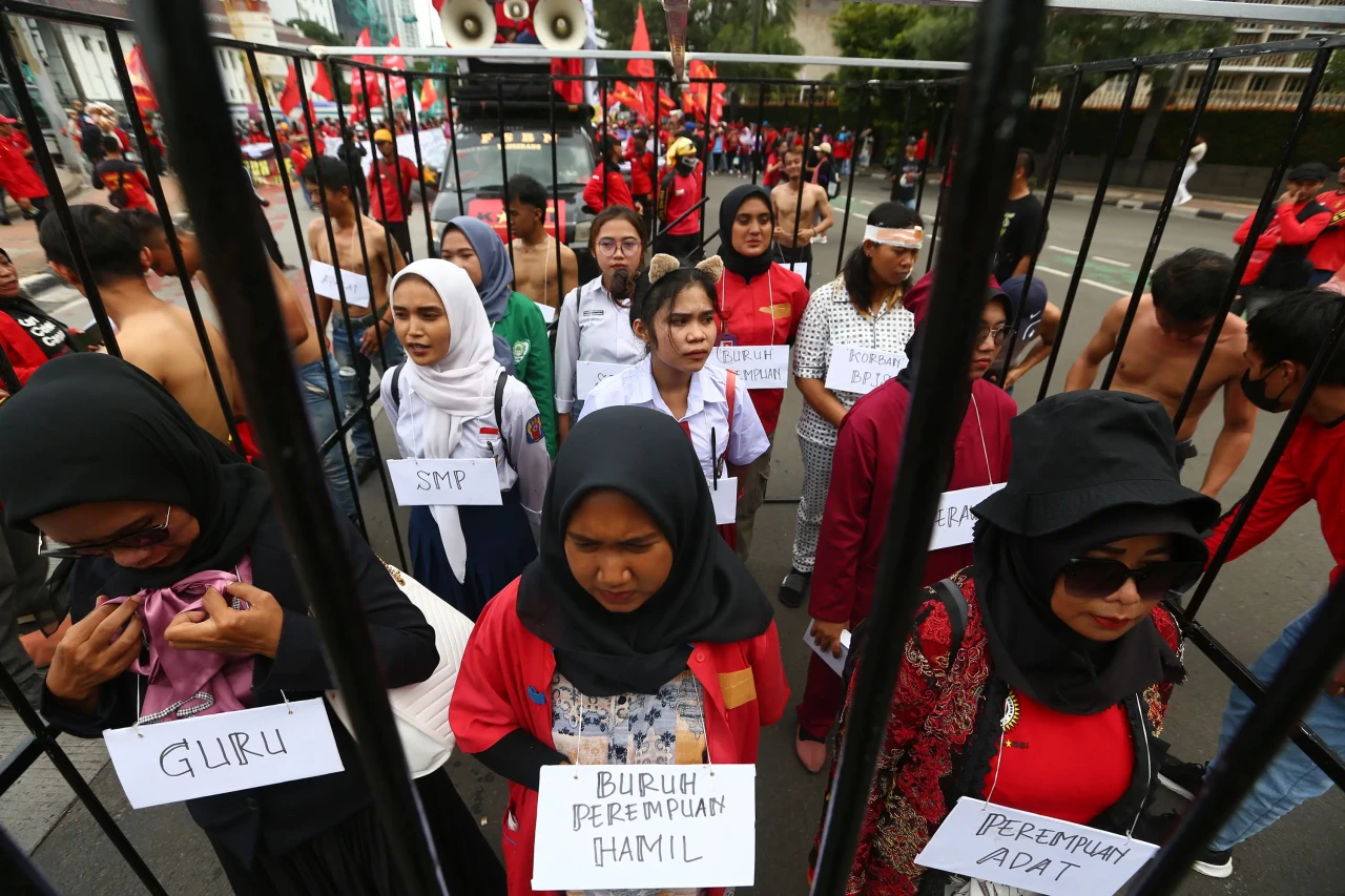 Aksi Kurung Jeruji Peringatan...