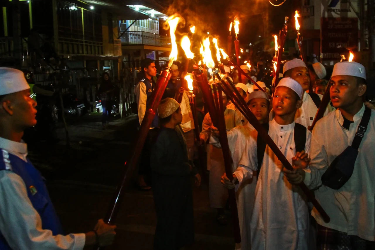 Semarak Pawai Obor Sambut...