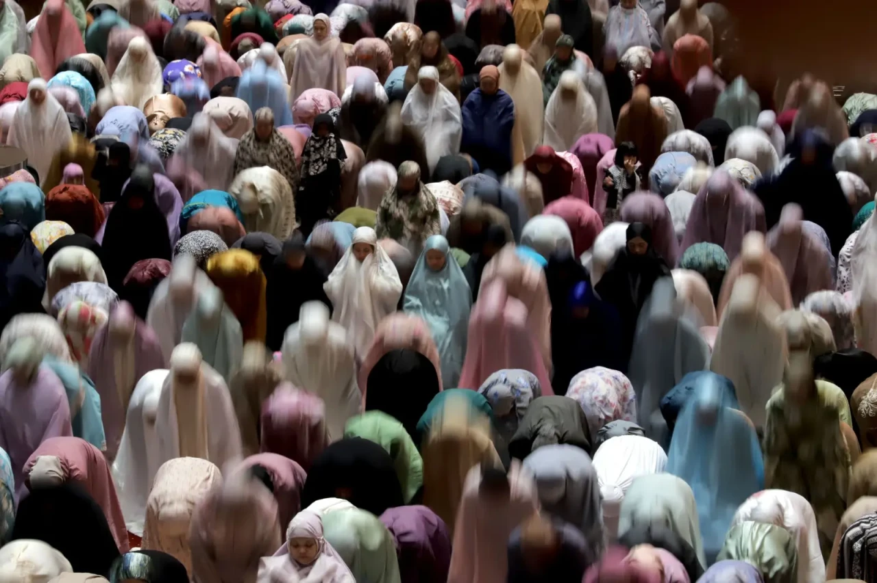 Salat Tarawih Perdana...