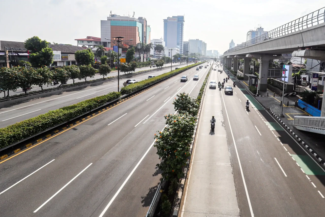 Bebas Macet, Jalanan...