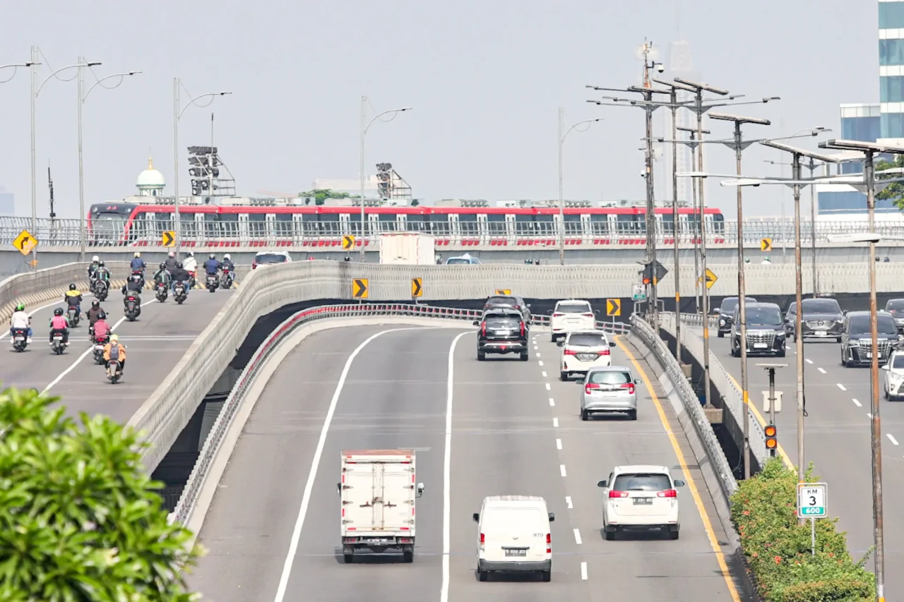 Bebas Macet, Jalanan...
