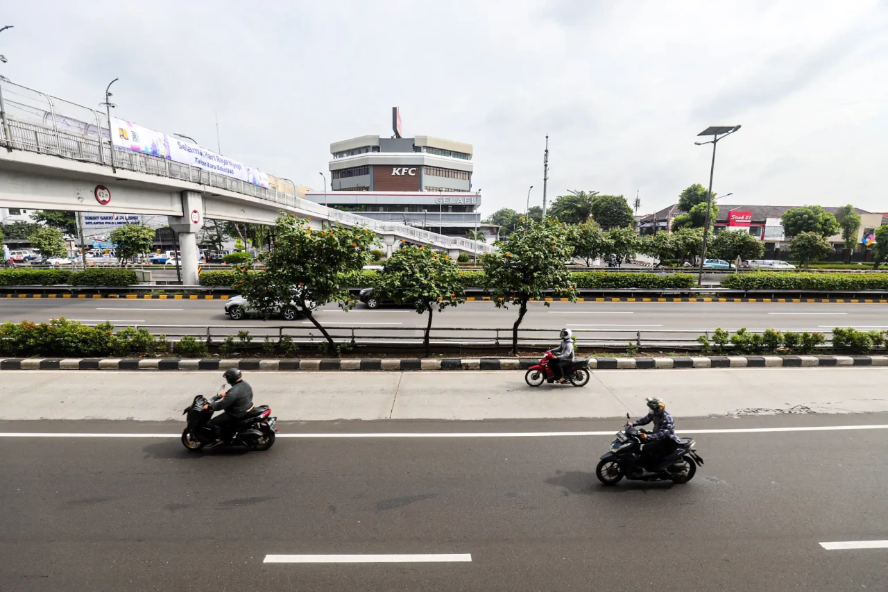 Bebas Macet, Jalanan...