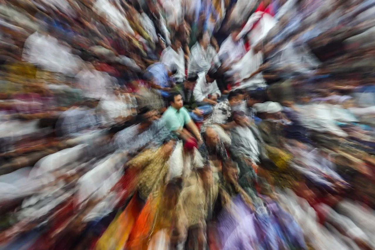 Suasana Khidmat Salat...