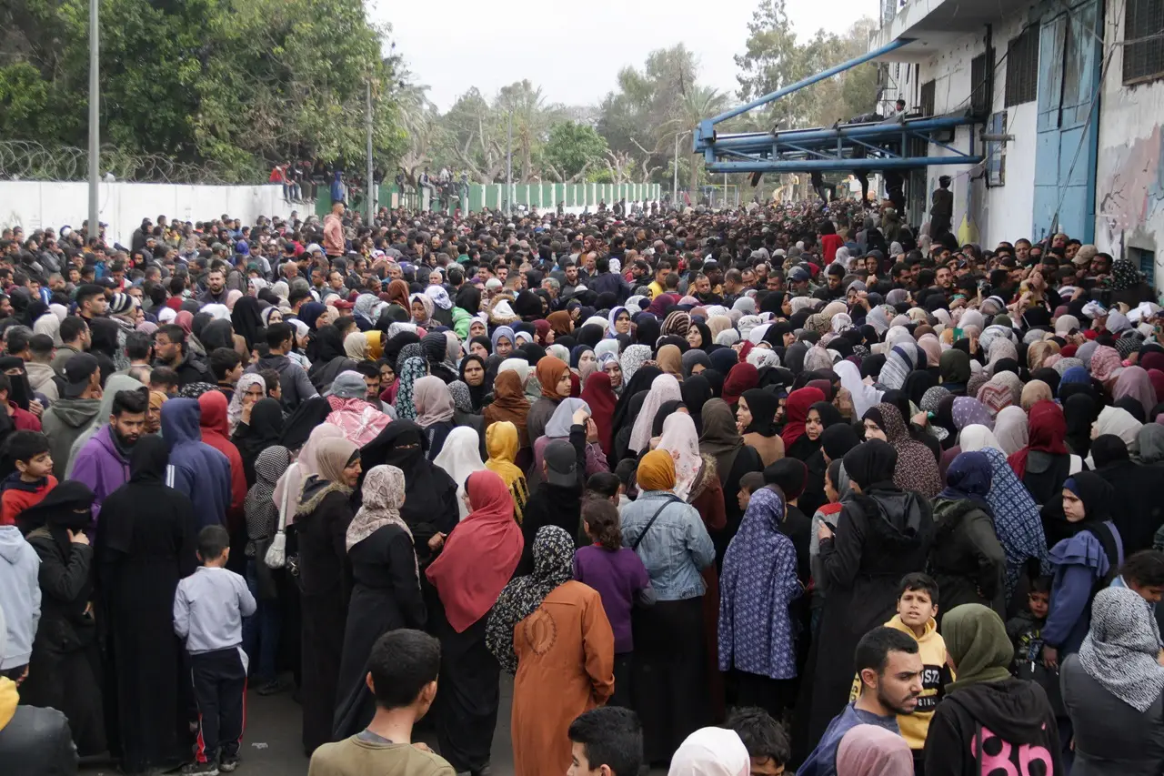 Krisis Kelaparan, Warga...