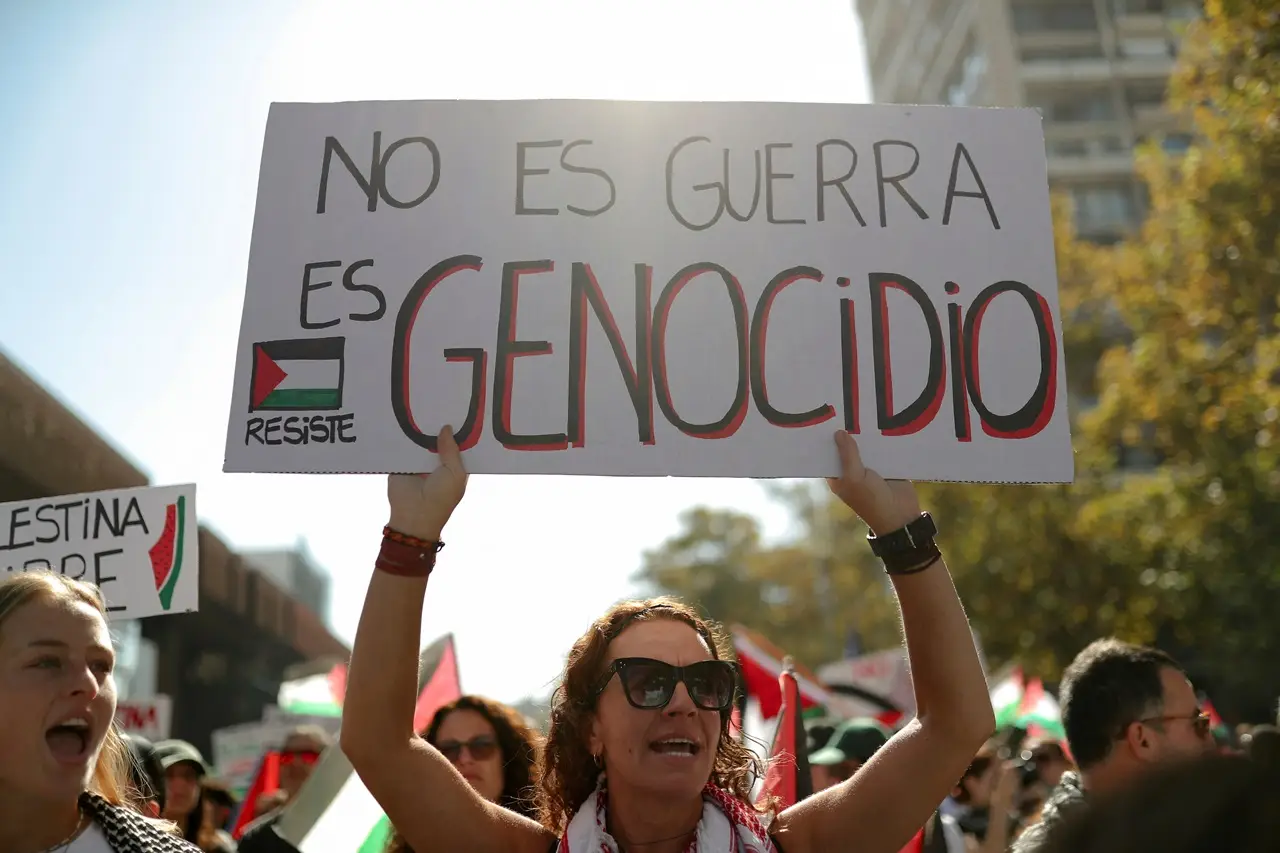 Dukung Palestina, Ribuan...