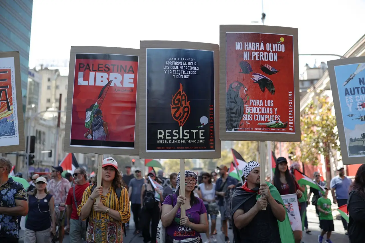 Dukung Palestina, Ribuan...