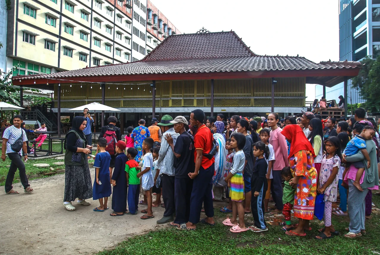 Potret Tradisi Sedekah...