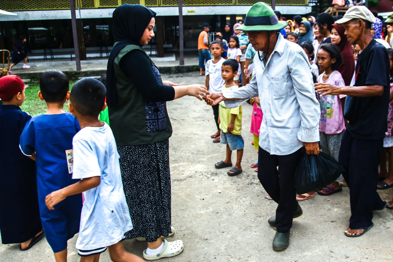 Potret Tradisi Sedekah...