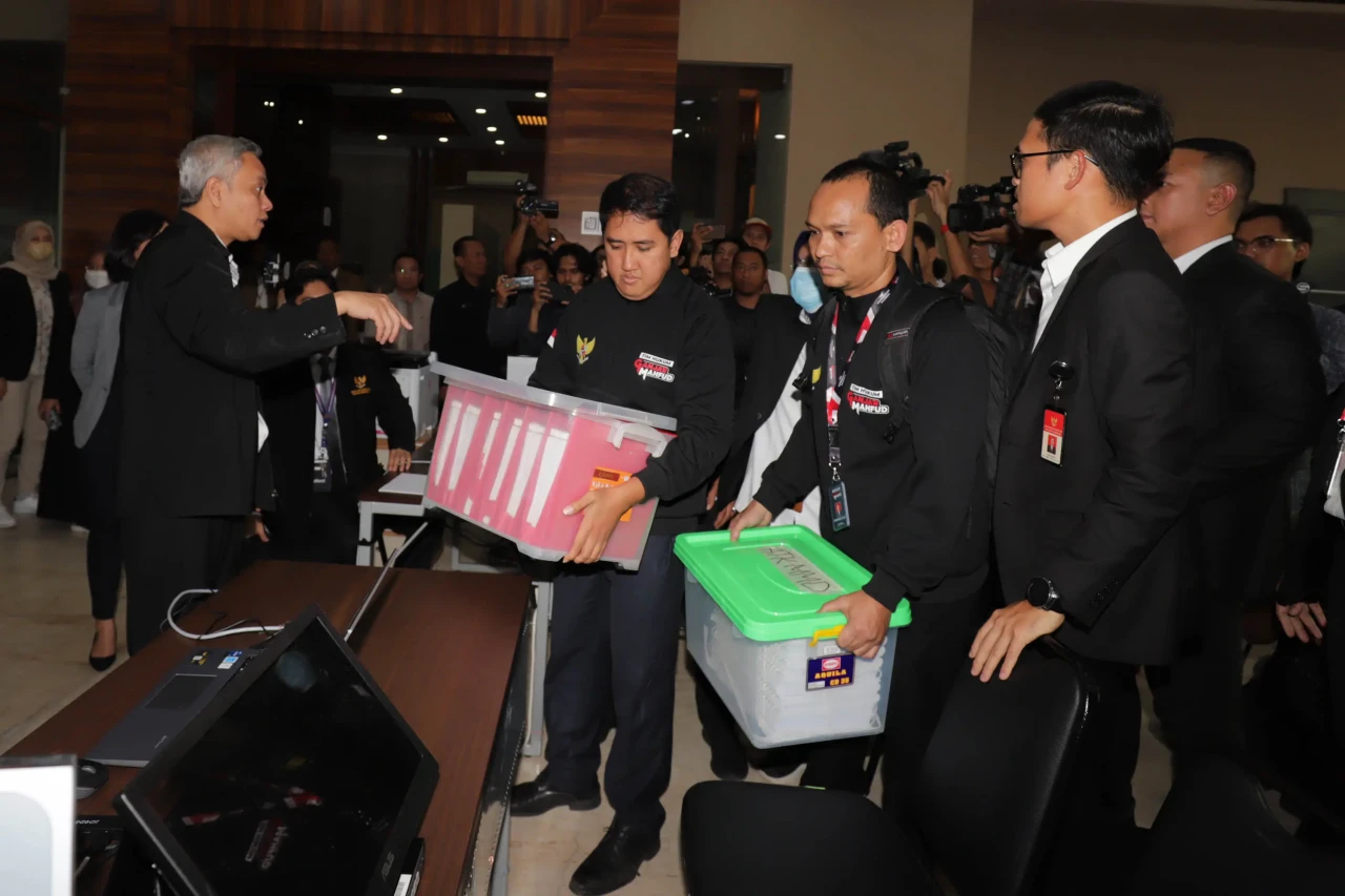 TPN Ganjar-Mahfud Resmi...