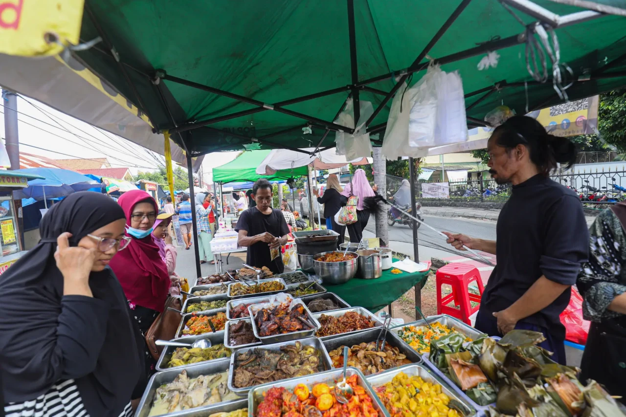 Berburu Beragam Menu...