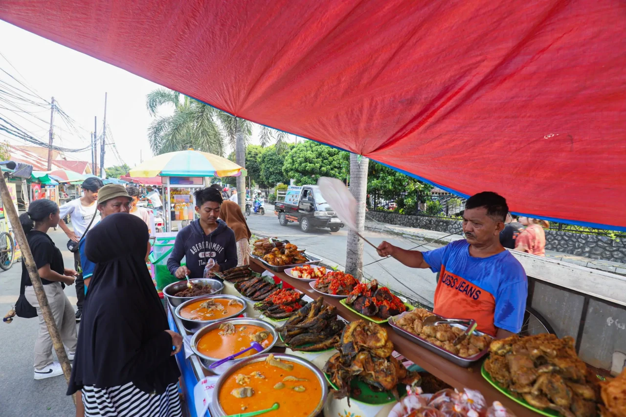 Berburu Beragam Menu...