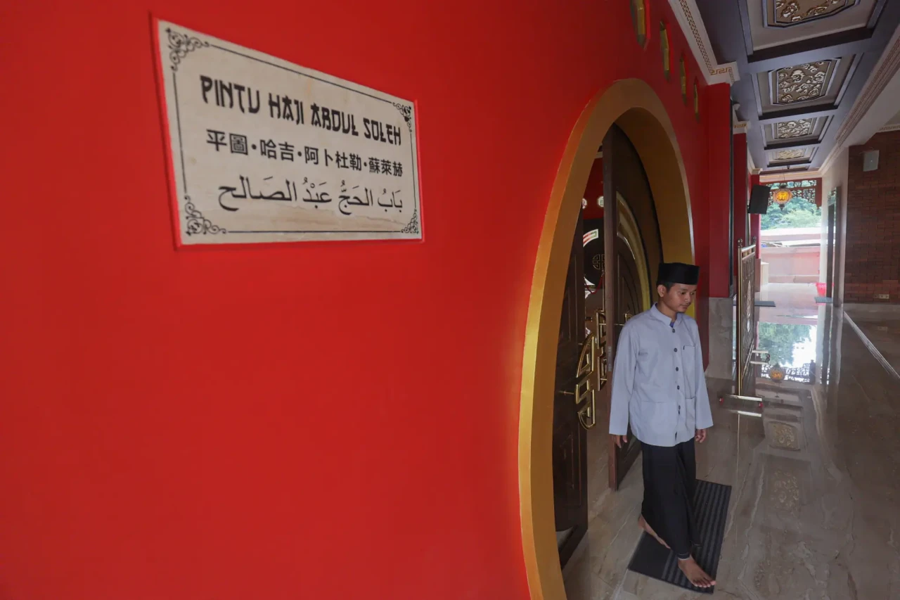 Mengunjungi Masjid Tjia...