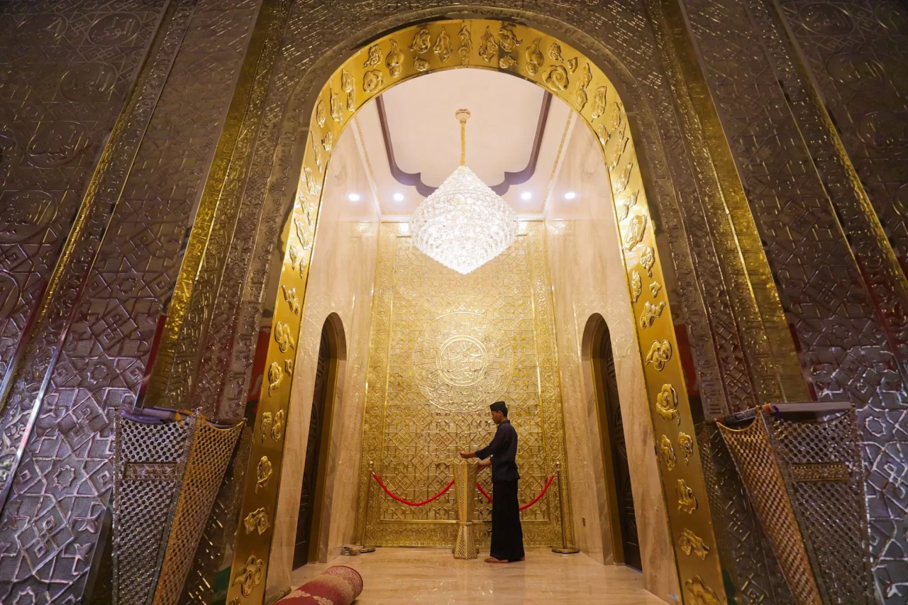 Mengunjungi Masjid Tjia...