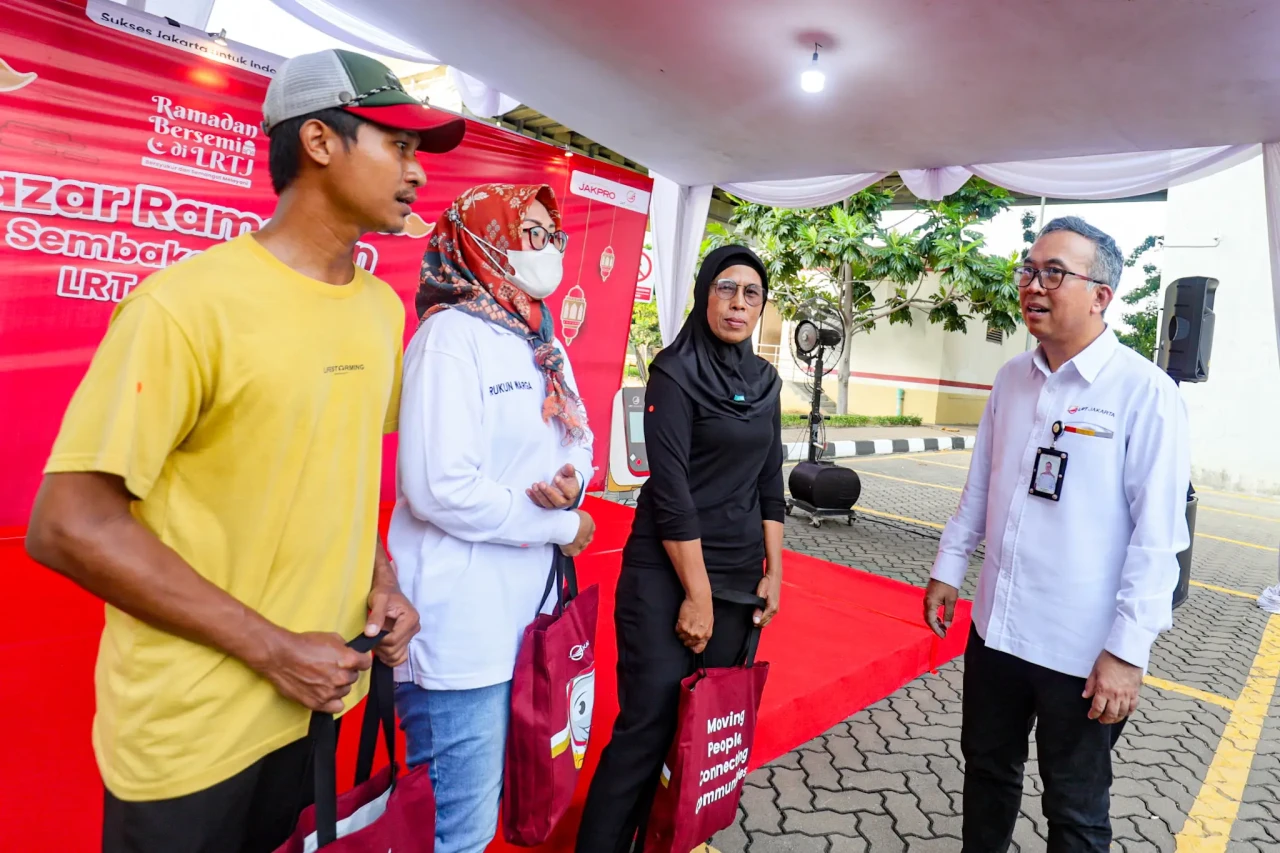 Antusiasme Warga Berbelanja...