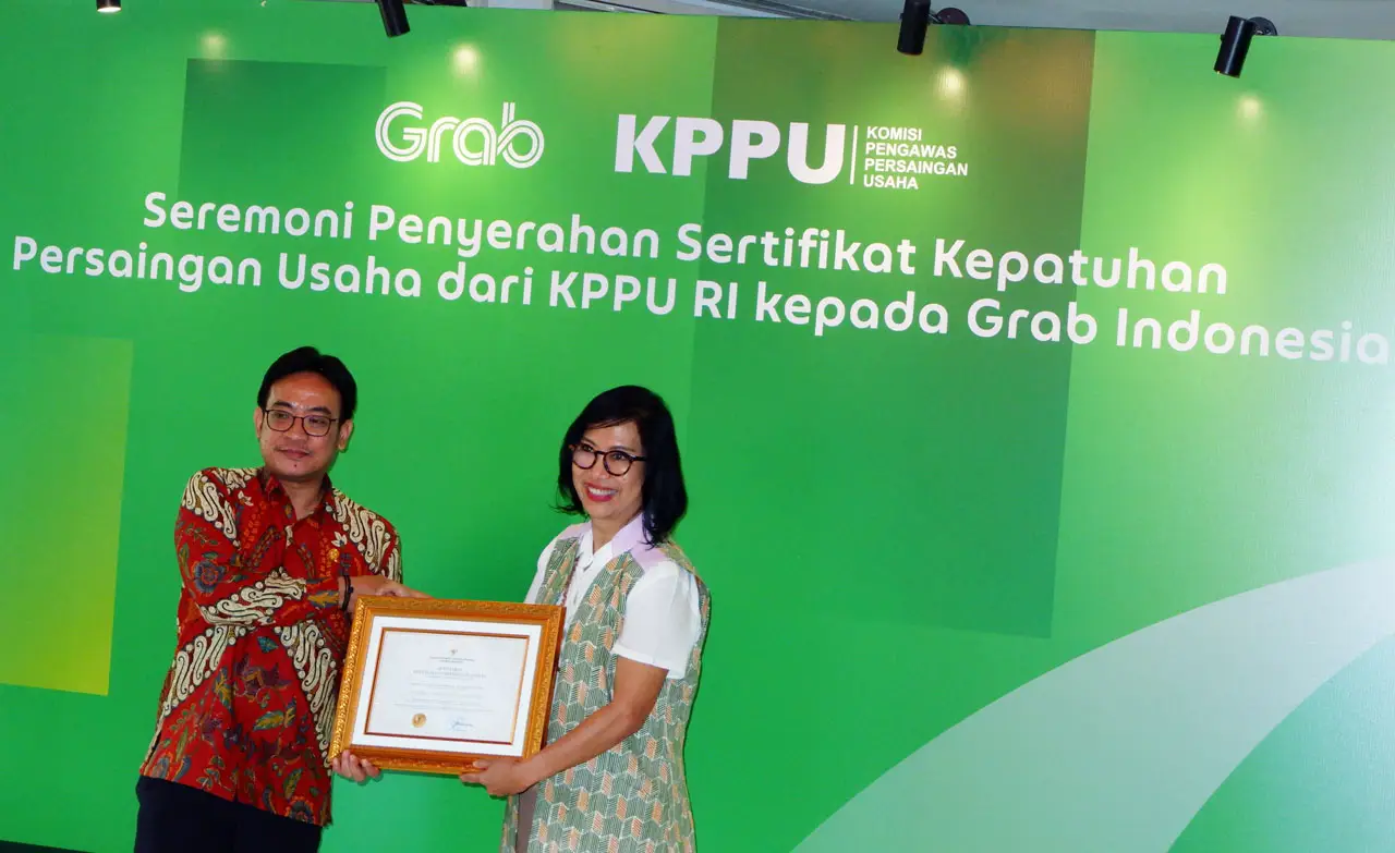 Grab Terima Sertifikat...