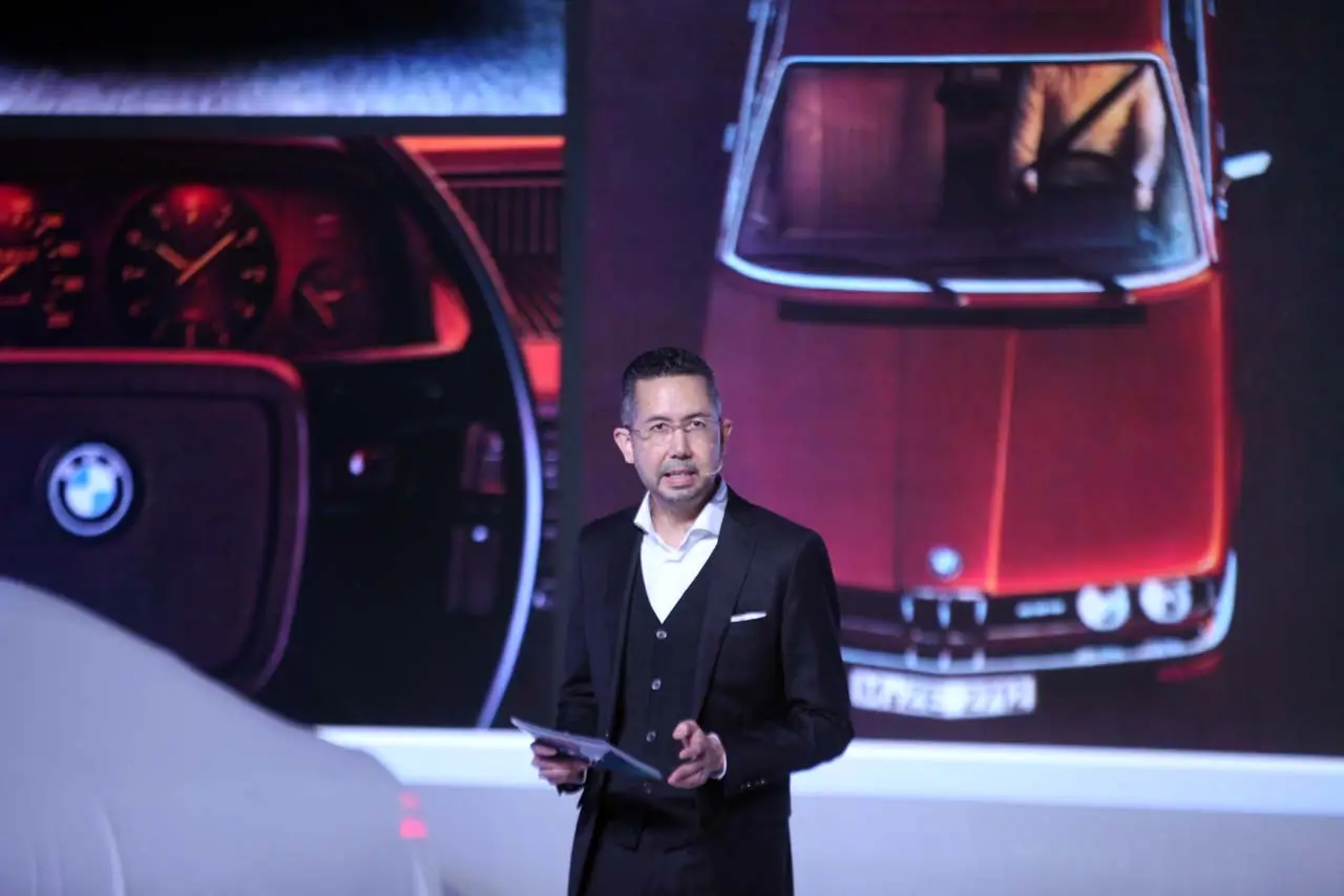 Peluncuran Mobil Listrik...